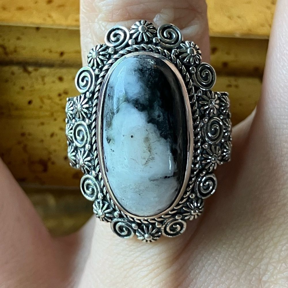 Genuine White Buffalo Sterling Silver Artistic Ring Size 6
